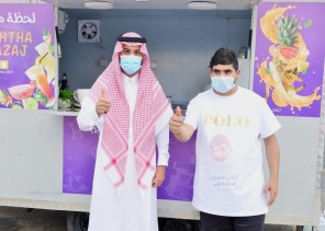 بالصور: نائب أمير منطقة حائل يستجيب لدعوة شاب من ذوي الهمم في افتتحاح  “الفود ترك” الخاص به