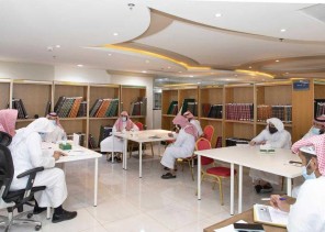 المقوشي يُدير حلقة نقاش بعنوان: هيكلة وكالة الشؤون التوجيهية والإرشادية وهدفها تمكين قاصدي الحرمين الشريفين من أداء عبادتهم ومناسكهم بكل يسر وسهولة