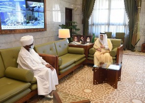 سمو أمير منطقة الرياض يستقبل سفير جمهورية السودان لدى المملكة