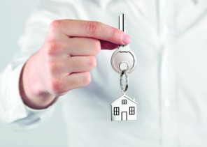 مواطن يتعرض للخداع وحنكة الإبن تساعده بإسترداد أمواله بعد شراء منزل و احتيال صاحب المكتب و البائع عليه بإسم الضريبة !