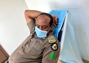 بالتعاون مع مختبر مستشفى المحافظة…  شرطة صامطة تنظم حملة تبرع بالدم لمنسوبيها