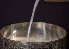 ضمن الأجراءات الاحترازية لكورونا إطلاق معرض افتراضي لأدوات غسيل الكعبة المشرفة