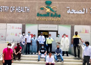 الجالية الهندية في حفر الباطن تشارك بالتبرع بالدم في اليوم الوطني الـ90