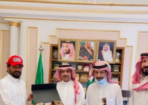 الناشط الرياضي ” الدعجاني ”  يكرم ” الزايدي ” بمناسبة الترقية للمرتبة الثانية عشر