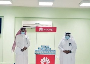 تنمية الطوال” تدعم طلاب مكتب تعليم صامطة بـ 65 جهازًا إلكترونياً ذكياً