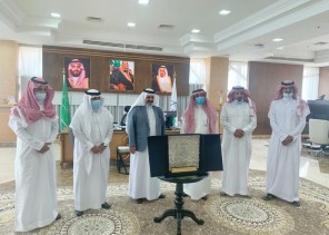 معالي رئيس جامعة الباحة يستقبل رئيس المركز الإعلامي بالمنطقة