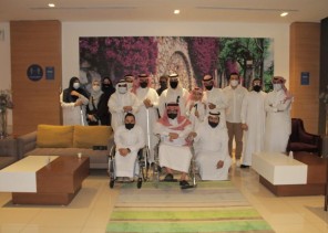 بمناسبة اليوم العالمي للكفيف أصحاء يشاركون المكفوفين حياتهم : عشاء الظلام .. تجربة اجتماعية تثير الاهتمام