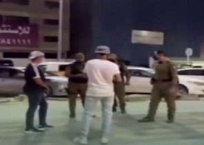 أحدهم ارتدى ثوب النوم .. بالفيديو: الجهات الأمنية تضبط مخالفي الذوق العام في القصيم