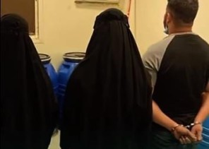 القبض على وافد يدير مصنعاً للخمور داخل شقة سكنية وبرفقته امرأتين في الرياض