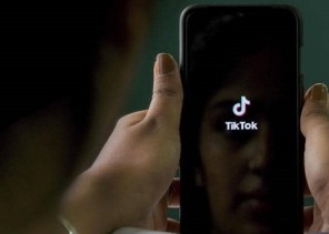 باكستان .. حظر تطبيق “تيك توك” بعد شكاوى من محتوى لا أخلاقي وخليع