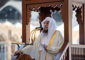 بالفيديو والصور: خطبتا الجمعة بالمسجد الحرام والمسجد النبوي الشريف