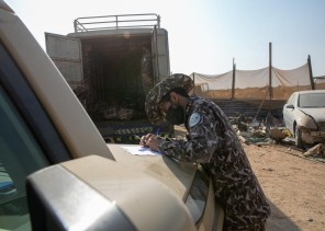 القوات الخاصة للأمن البيئي تضبط 30 طناً من الحطب المحلي المعد للبيع في مدينة الرياض