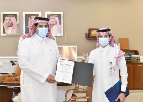 وكيل إمارة جازان يتسلم شهادة تعزيز الايزو لأمن المعلومات iso 27001 بإمارة المنطقة..
