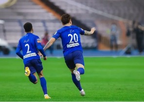 الهلال يحسم الديربي ويتوج بطلاً لكأس الملك