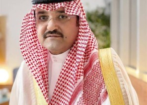 الأمير مشعل بن ماجد يزور المصابين في حادثة الاعتداء بجدة ويطمئن عليهما