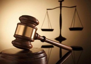 حبس وافد عربي ابتز “فتاة” وانتحل حسابات على مواقع التواصل ونشر صورها وتهديدها