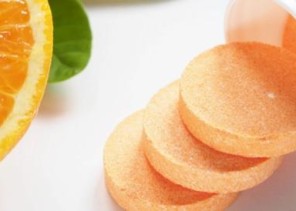 أول رد من “الغذاء والدواء” على شائعة حول تسبب فيتامين “C” في تهيج وغثيان وحصوات