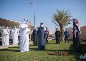 د. الشهراني يتقدم مشاركي “صحة الرياض” في حملة “لنجعلها خضراء”