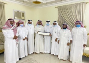 مشايخ وأعيان مركز العالية يزورن الاستاذ علي زعله