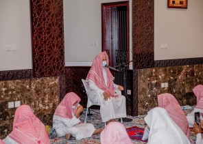 مدير إدارة المساجد والدعوة والإرشاد بصامطة يفتتح مسجد أحمد بن محمد عكور بالعكرة