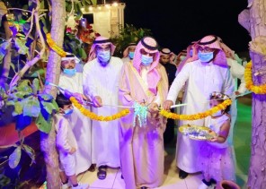 العاصمي يدشن المرسم والمعرض الشخصي للفنان محمدجديبا