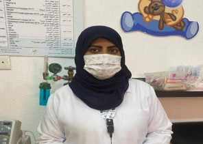 ممرضة سعودية تنقذ طفلتين من الغرق على شاطئ محافظة بيش عن طريق سناب شات