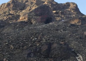 بات فيه النبي وشهد سجوده ودعاءه لـ”الأمة” .. بالفيديو: كهف السجدة بالمدينة المنورة.. لماذا سمي بهذا الاسم وما قصته؟