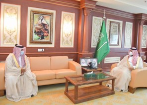 سمو نائب أمير منطقة جازان يتسلم التقرير السنوي لفرع وزارة الإسكان بالمنطقة..