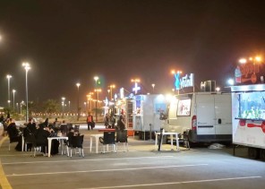 تزامنًا مع إجازة نصف العام .. إقبال كبير من المتنزهين على واجهة “عسير البحرية”