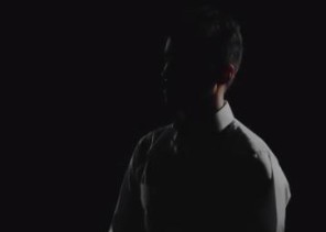 “التجارة” تحذر من عمليات نصب باسم جهات حكومية .. وتنشر فيديو لـ”احتيال حقيقي”