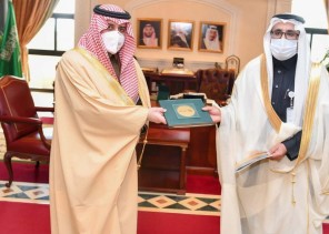 سمو أمير تبوك يستقبل المدير العام لفرع وزارة الموارد البشرية والتنمية الاجتماعية بالمنطقة