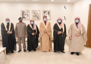 محافظ حفر الباطن يستقبل الشيخ فهد بن فيصل الثبيتي في ديوان الضيافة بالمحافظة