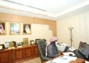 المدير العام لفرع الشؤون الإسلامية بالقصيم يعقد اجتماعًا عن بعد عبر تقنية الزوم مع مديري الادارات والمكاتب