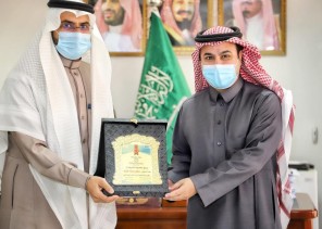 ‏وكيل ⁧‫جامعة الجوف‬⁩ للدراسات العليا والبحث العلمي يتسلم العضوية الشرفية للجمعية السعودية للتربية الخاصة‫ ‬