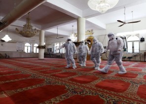 “الشؤون الإسلامية” تغلق 8 مساجد مؤقتاً في 4 مناطق بعد ثبوت حالات إصابة بفيروس كورونا