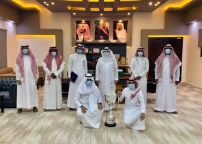 محافظ أحد المسارحة يستقبل فريق سمبدوريا