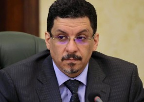 الحكومة اليمنية تعرب عن أملها بعودة الحوثيين إلى جادة الصواب والذهاب إلى مفاوضات الحل الشامل