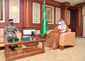 سمو الأمير محمد بن عبدالعزيز يستقبل مدير الدفاع المدني بالمنطقة ويتسلم التقرير السنوي..