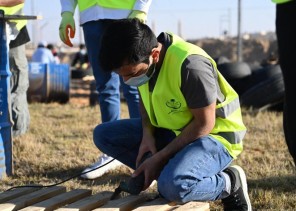 تطوعي أمانة الجوف يشيد حديقة صديقة للبيئة بإعادة تدوير النفايات