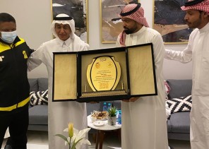 منصات الكرة الطائرة السعودية تحتفي بالزغيبي