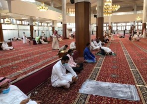 “الشؤون الإسلامية” تغلق 3 مساجد مؤقتًا في 3 مناطق بعد ثبوت حالات كورونا بين صفوف المصلين