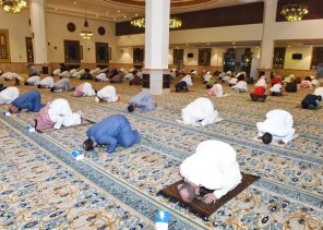 حسم الجدل من الإفتاء بشأن صلاة الرواتب والتراويح والعشاء في المساجد