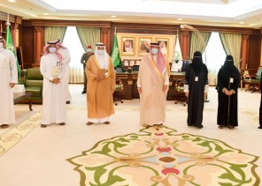 سمو أمير جازان يدشن حملة ” أخرج زكاتك من بيتك ” بمنصة تبرع بالمنطقة ..