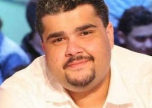 الفنان فهد الحيان يكشف عن رفقاء دربه الفنانين ناصر القصبي والسدحان .. وكيف تجاهلاه!