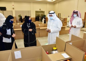 بـ 3000 ساعة تطوعية .. جامعة الإمام عبد الرحمن توزع 2000 سلة غذائية للأسر في المنطقة الشرقية خلال رمضان