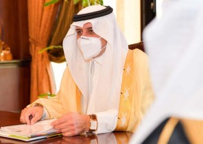 أمير تبوك يترأس اجتماع جمعية الملك عبدالعزيز الخيرية