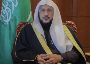 وزير الشؤون الإسلامية يوجه كافّة الخطباء بحثّ المصلين في خطبة صلاة عيد الفطر على أخذ لقاح كورونا