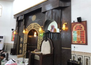 محافظ فيفاء يتقدم المصلين في صلاة العيد “