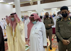 رئيس مركز الشقيري يتقدم المصلين في صلاة عيد الفطر المبارك