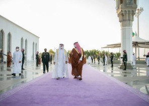 الهيئة الملكية تلون آثار ومعالم العلا بالبنفسج